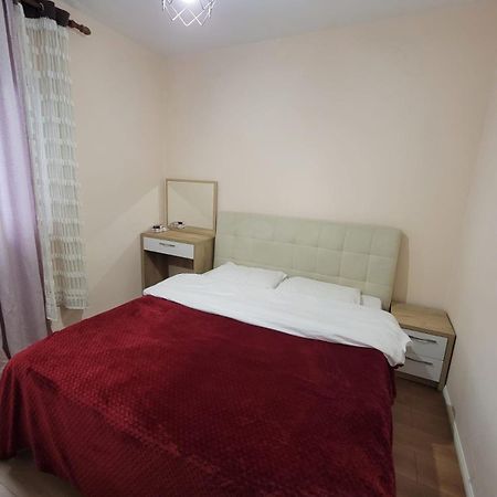 Апартаменты Ajla Komuna Apartament Тирана Экстерьер фото