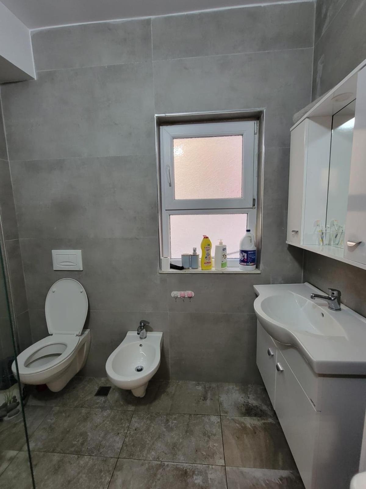 Апартаменты Ajla Komuna Apartament Тирана Экстерьер фото